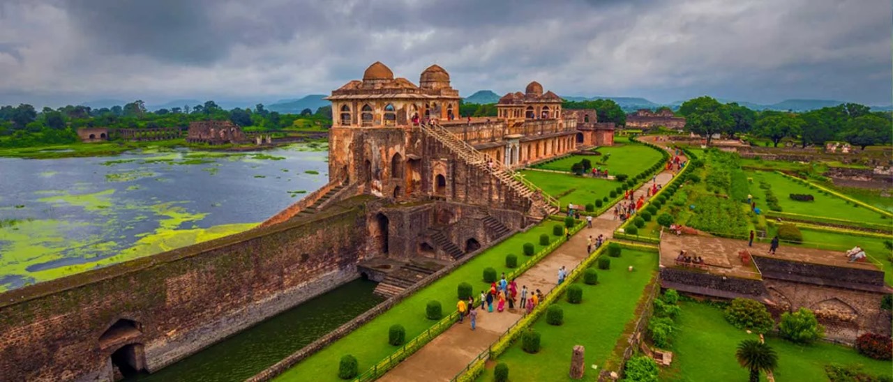 Indore to Mandav